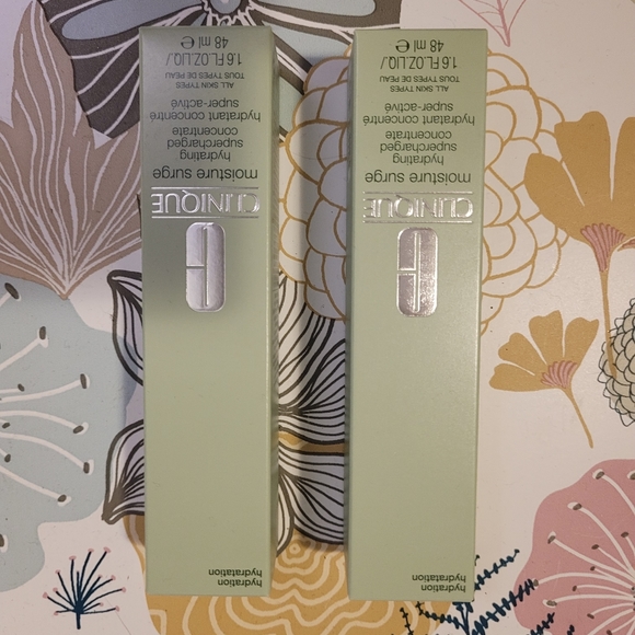 Clinique - Picture 2 of 2